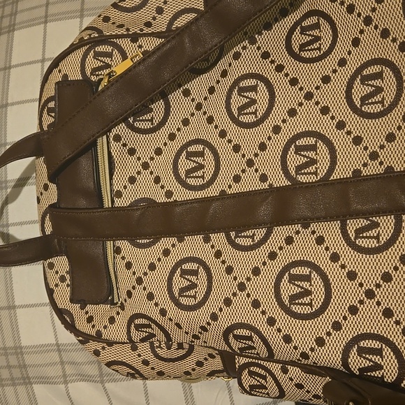 Bags - Picture 3 of 8